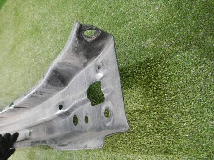 Усилитель передний Toyota Camry xv70 (2017-н.в.)