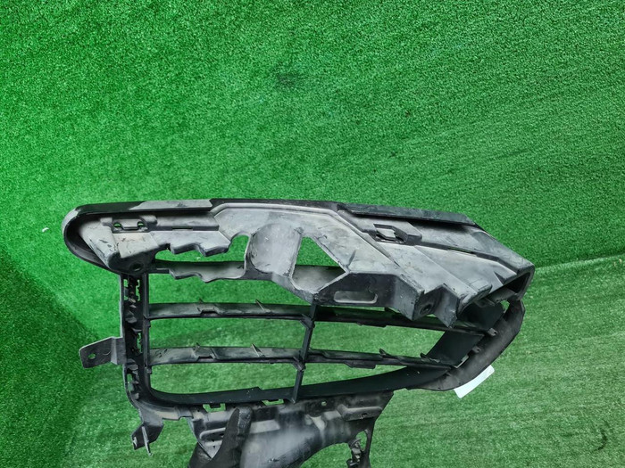 Решетка перед. бампера Porsche Cayenne 958 (14-18)