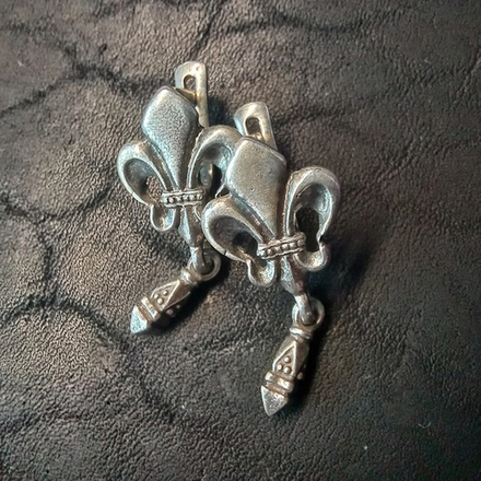 Серьги. Лилии