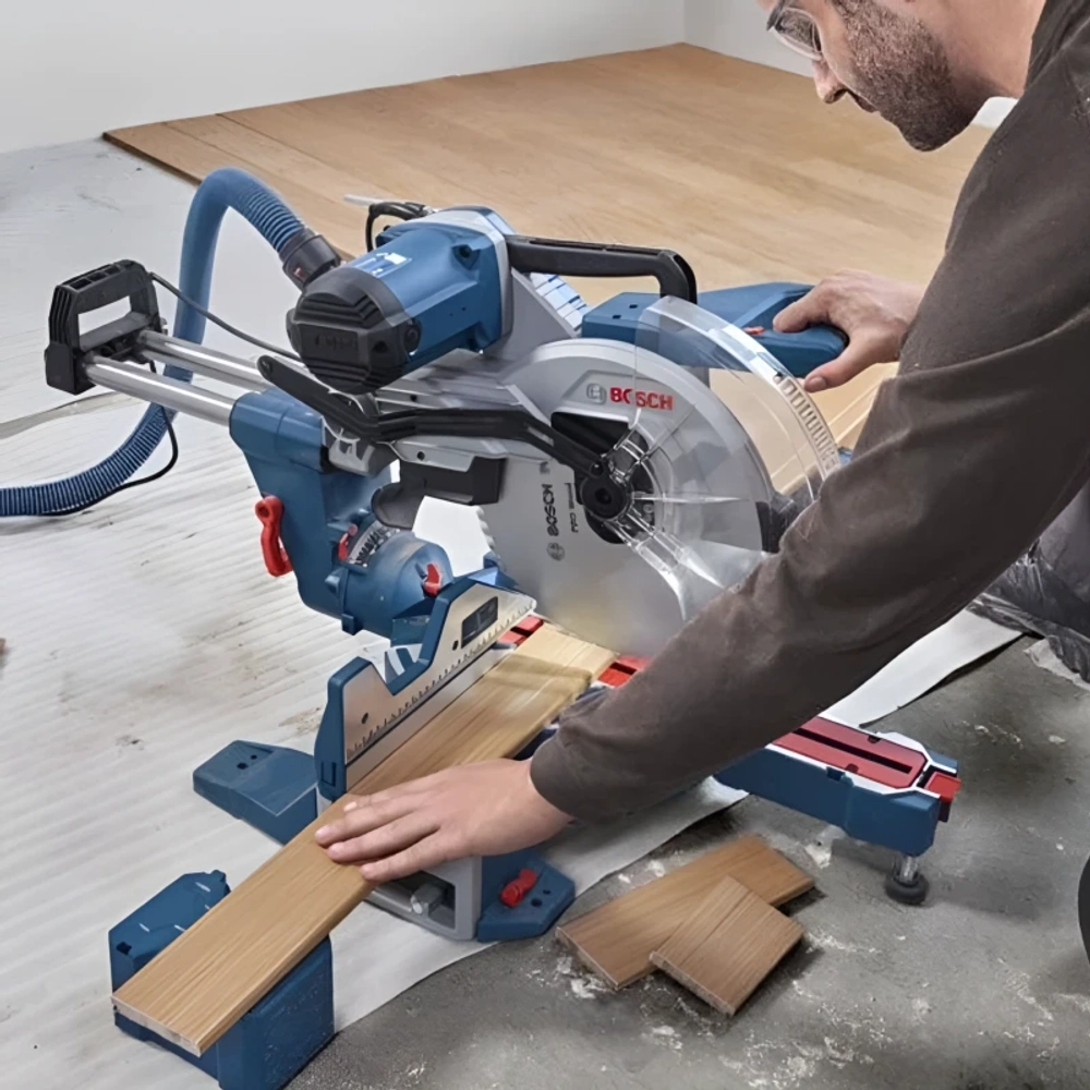 Bosch Professional GCM 340-305 D торцовочная пила с протяжкой 0601B60000