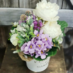 Искусственные цветы в ведeрке для декора