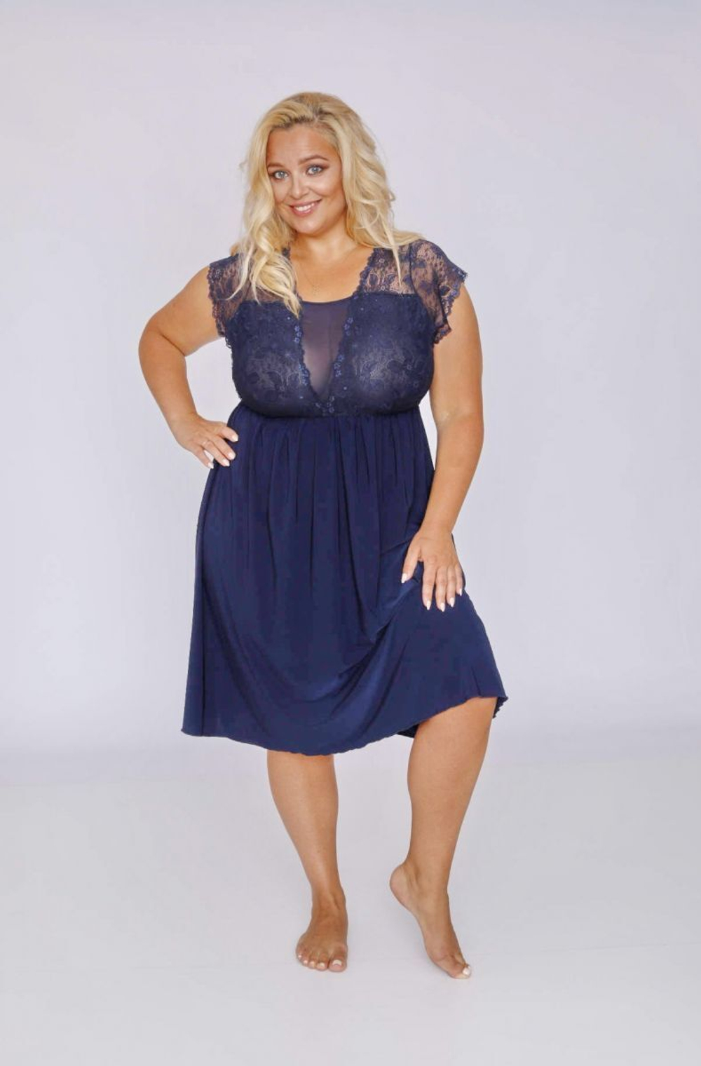 Сорочка из эластичной микрофибры с лифом из кружевного полотна (Размер: XL) (Цвет: телесный)