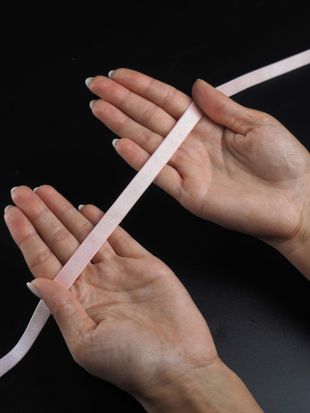 Резинка бретелечная цветочно-розовая по Лауме глянцевая ширина 10 мм