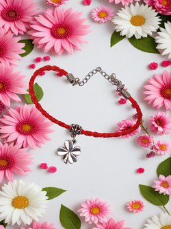 Красная нить Клевер