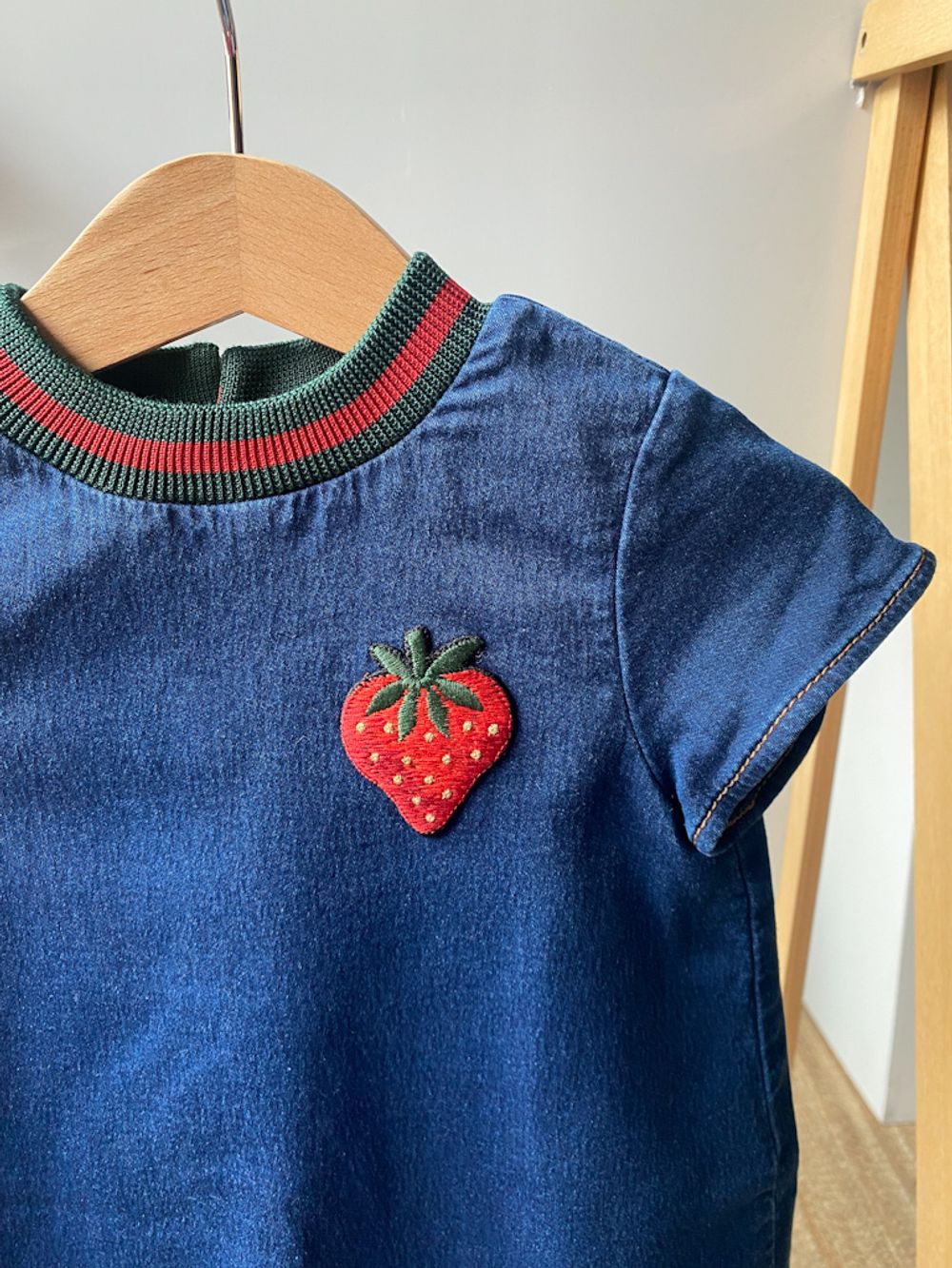 Джинсовое платье Gucci, 92