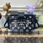 Louis Vuitton Petite Malle