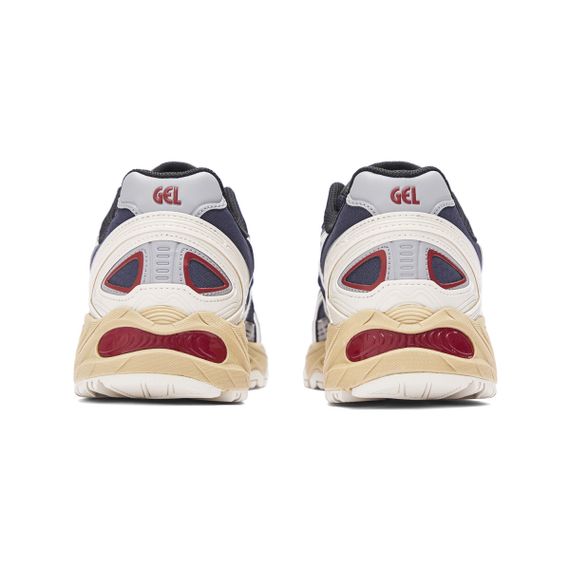 Asics Gel Kahana TR V4 - это универсальный топ-модель из серии Унисекс