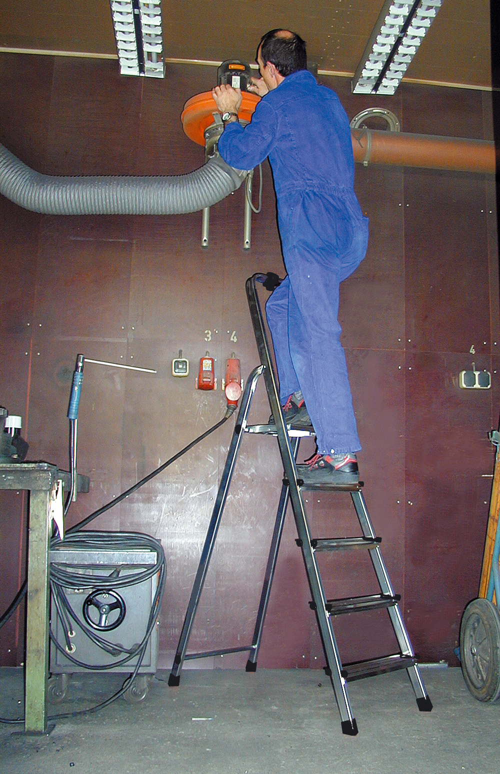 SOLIDY  Свободностоящая стремянка,5 ступеней,раб.высота 3,05 м (126238)