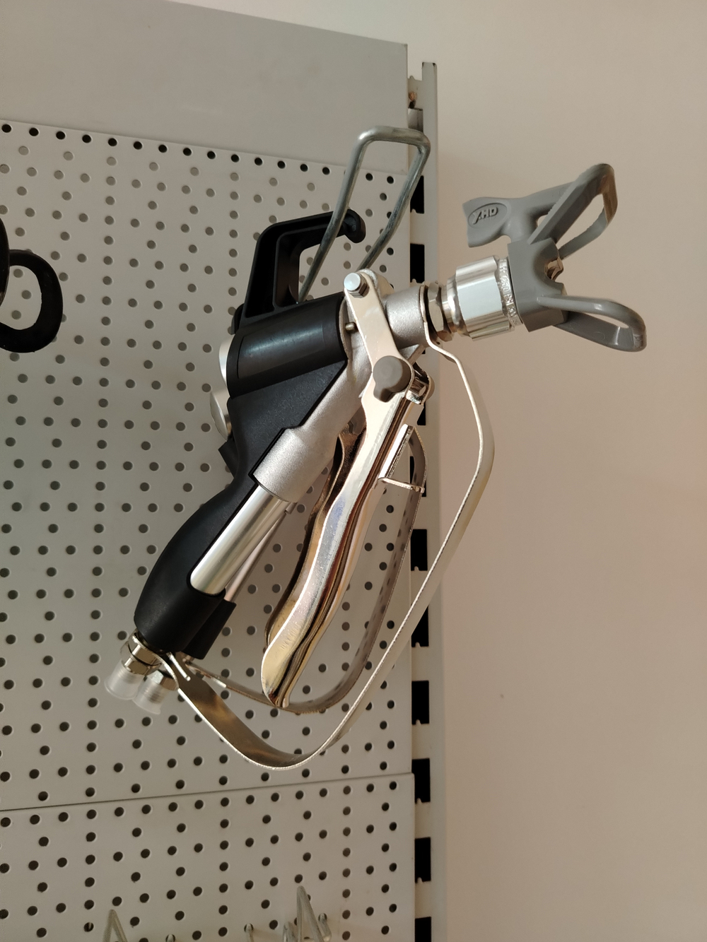 Безвоздушный краскораспылитель Schtaer SCH-X600, прямой, 350 бар, 1/4" NPSM, 7/8"