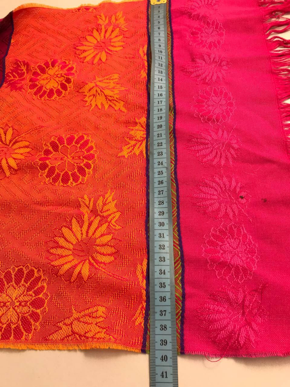 Палантин Yves Rocher яркий