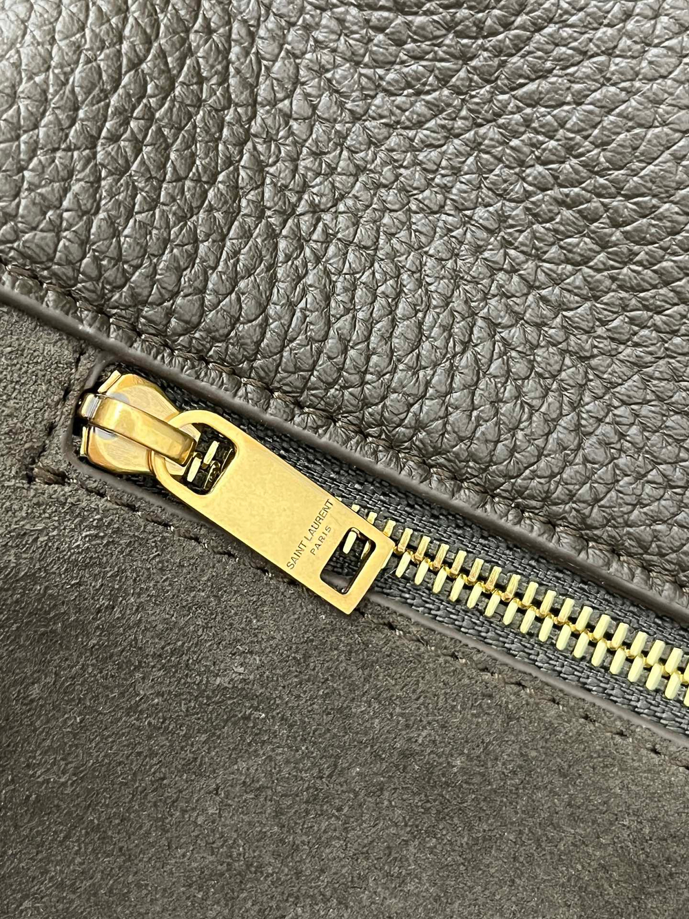 LE 5 À 7 BEA ИЗ ЗЕРНИСТОЙ КОЖИ