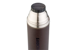 Термос Biostal Охота (1 литр) с кожаной вставкой, коричневый