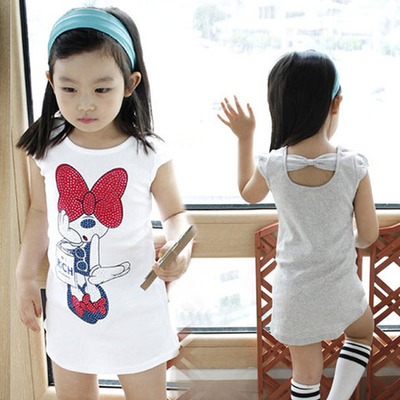 Платье однотонное с мультяшным принтом и бантом на спине