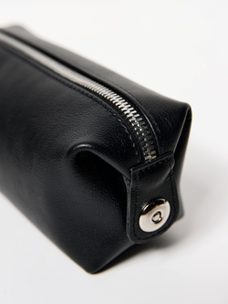 Косметичка-пенал из кожи