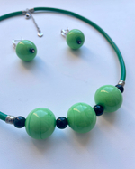 Комплект украшений из муранского стекла: колье, серьги