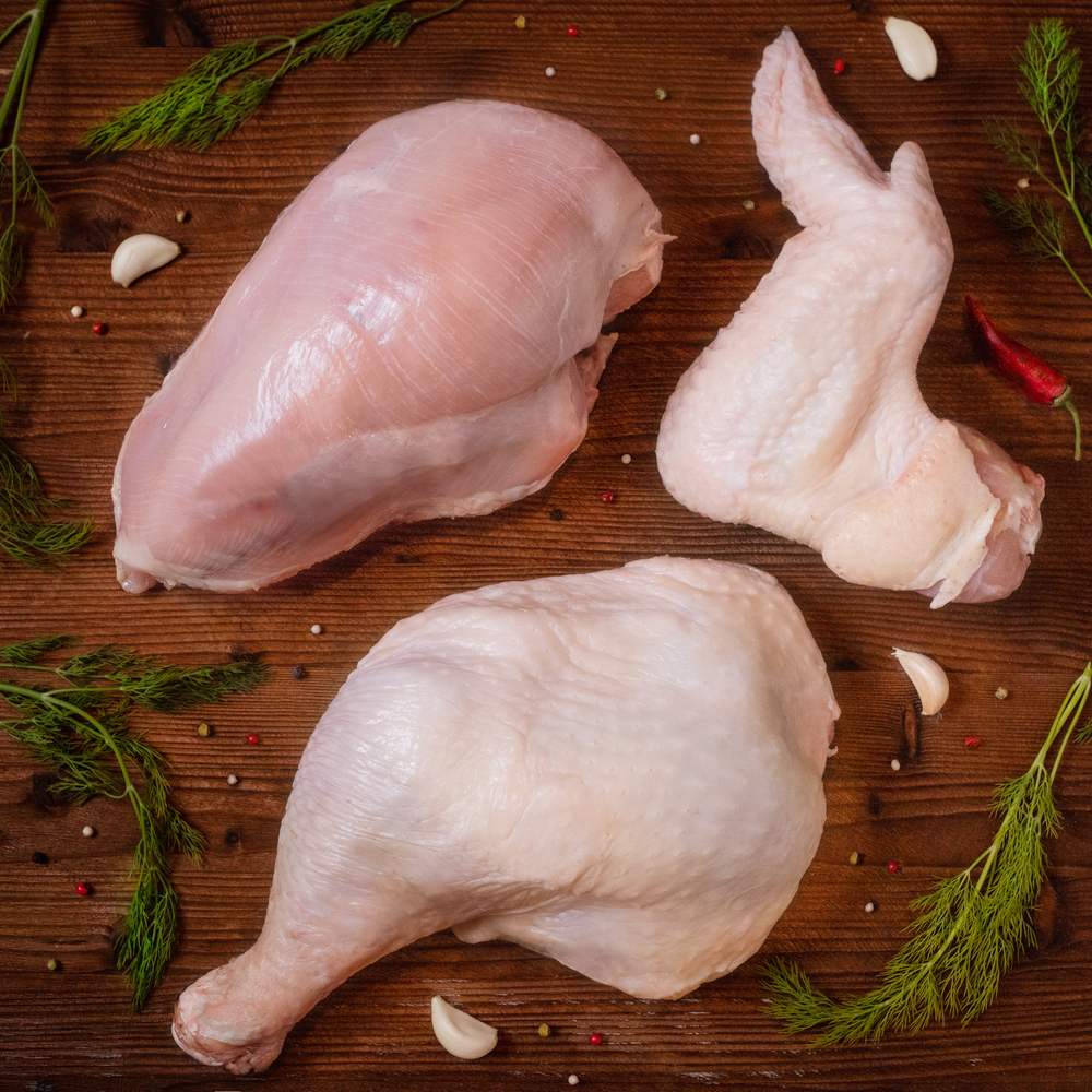 половина индейки в разделке