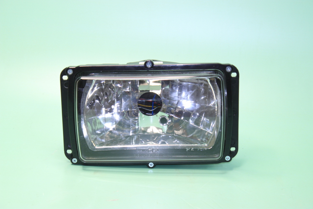 Фара основная КамАЗ, МАЗ, УАЗ-3160 квадратная, гладкое стекло /36.3775,ФГ013/