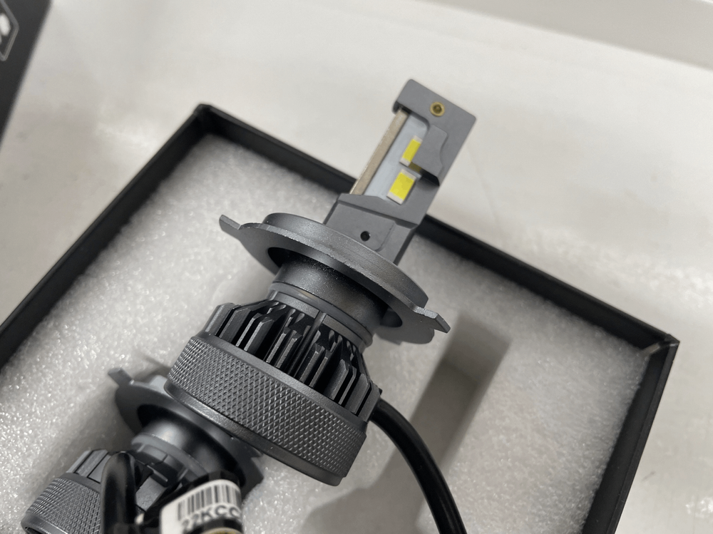 H4 / Светодиодные LED лампы для авто, H4, 12-24 вольта, 75 Вт, Серия V8 (2 шт. / комплект)