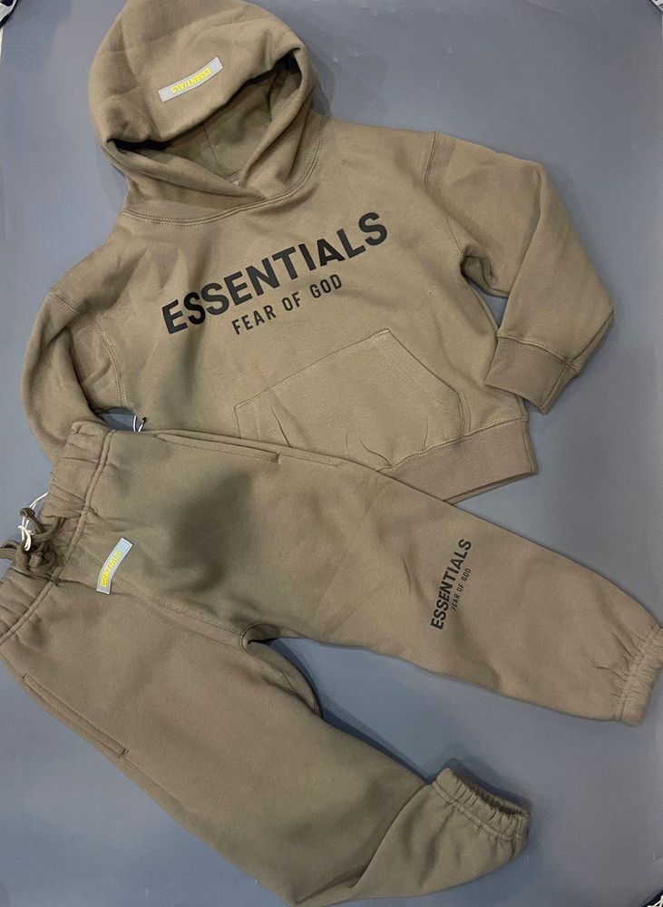Костюм Essentials