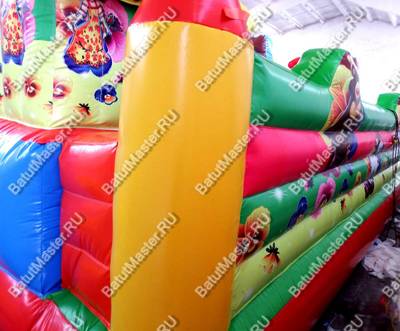 Коммерческий надувной батут "Маша, Миша и компания" 9,5*5*2,8 м