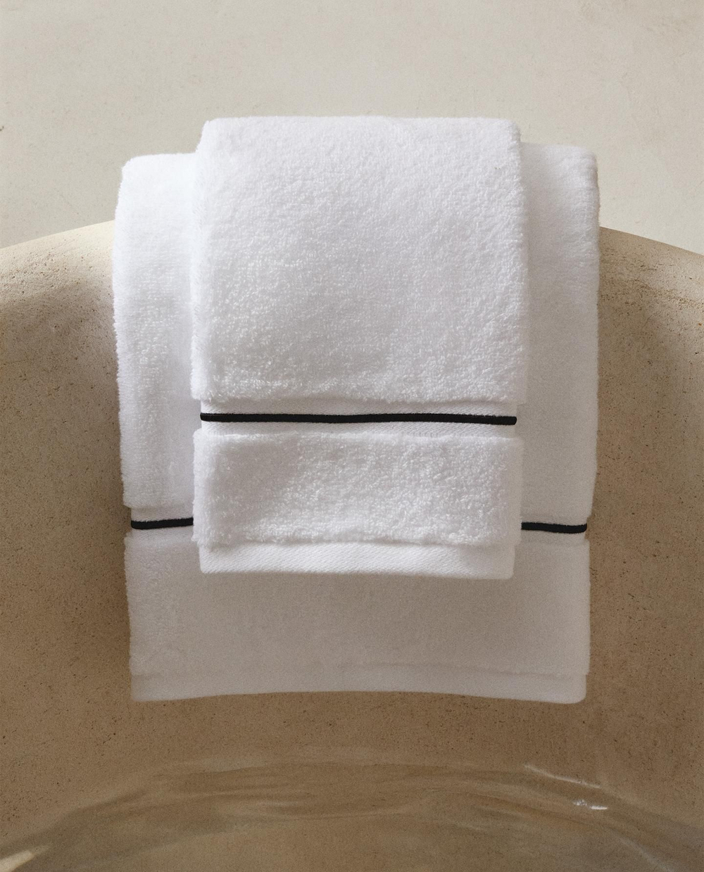 Zara Home - Банное полотенце с вышитым бордюром, белый, 30х50 см