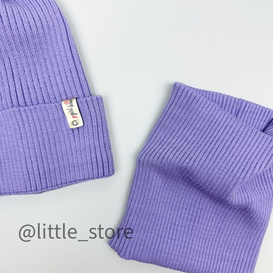 Шапка со снудом, Лила