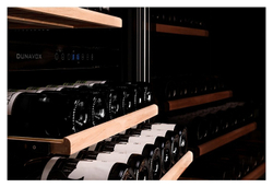Винный шкаф Dunavox DX-94.270SDSK