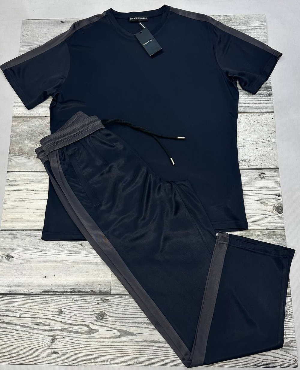 Легкий костюм Brunello Cucinelli