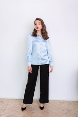 Блуза с рюшами в голубом цвете