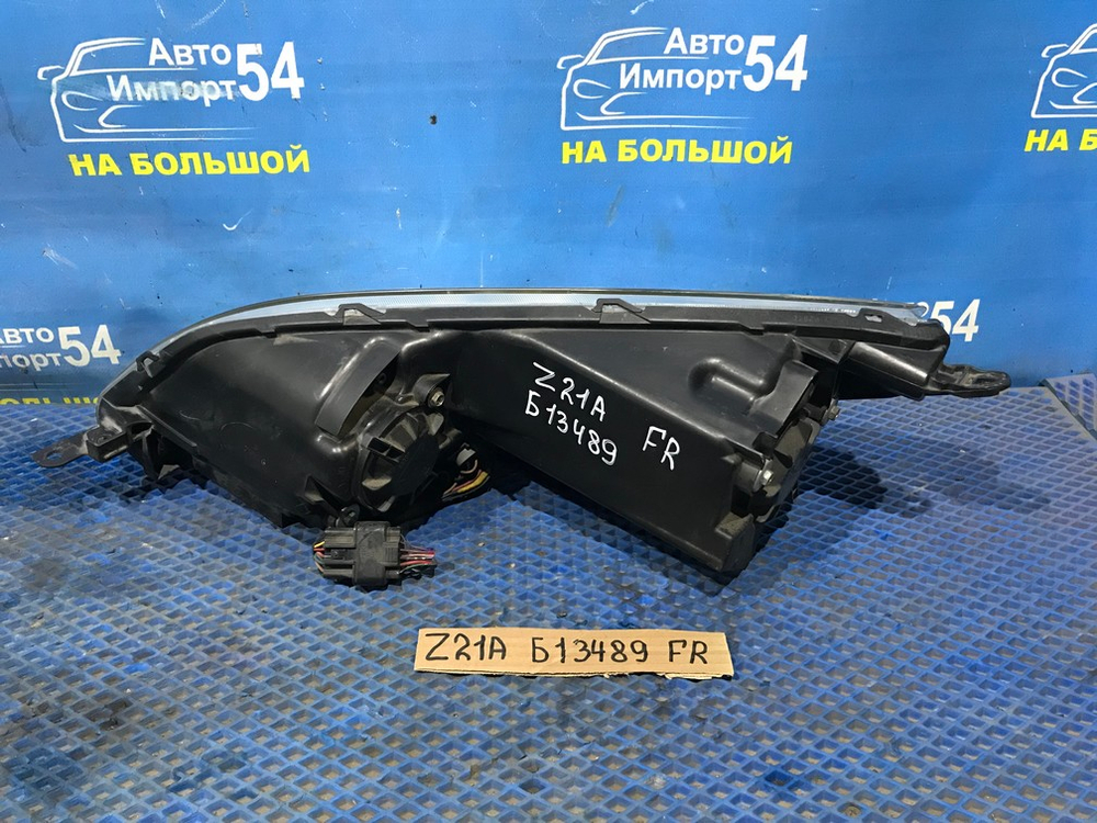 Фара передняя правая MITSUBISHI COLT 2002-2012