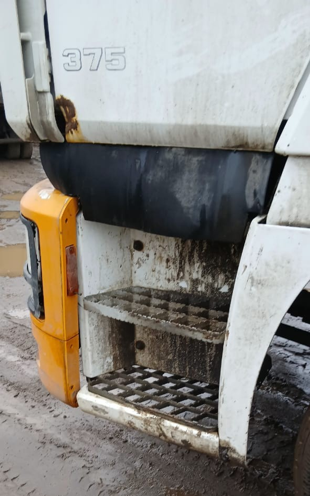 Shacman (Shaanxi) SX* 8x4 Автобетоносмеситель SX5318GJBDT326 (Дизельный, 11,6 л, 369 л.с., МТ)