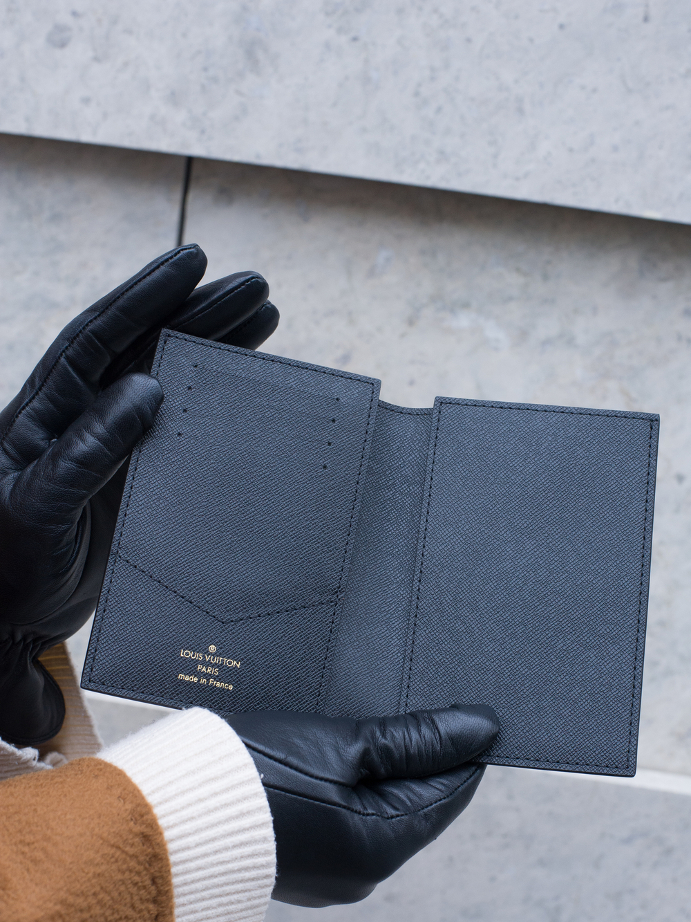Louis Vuitton Обложка для паспорта