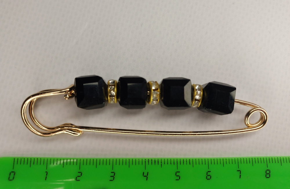 Булавка брошь "Агатовые камешки" для кардигана, пальто, платков, костюмов, шарфа, одежды .Цвет чёрный.