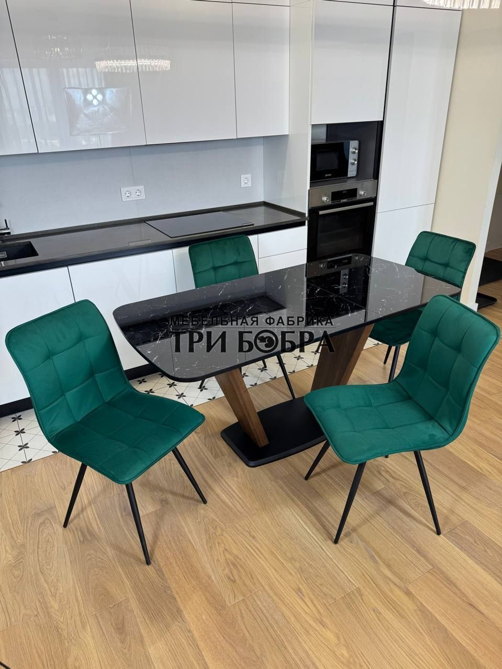 Кухонный раскладной стол "Прадо" черный мрамор и 4 стула ГУЧИ