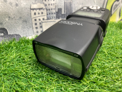 YongNuo YN-500EX Speedlite