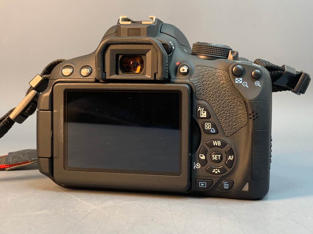 Canon 700D