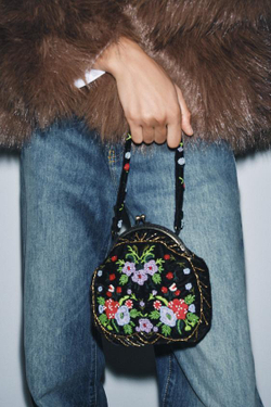 ZARA БАРХАТНАЯ СУМКА С БУСИНАМИ, ЧЕРНЫЙ