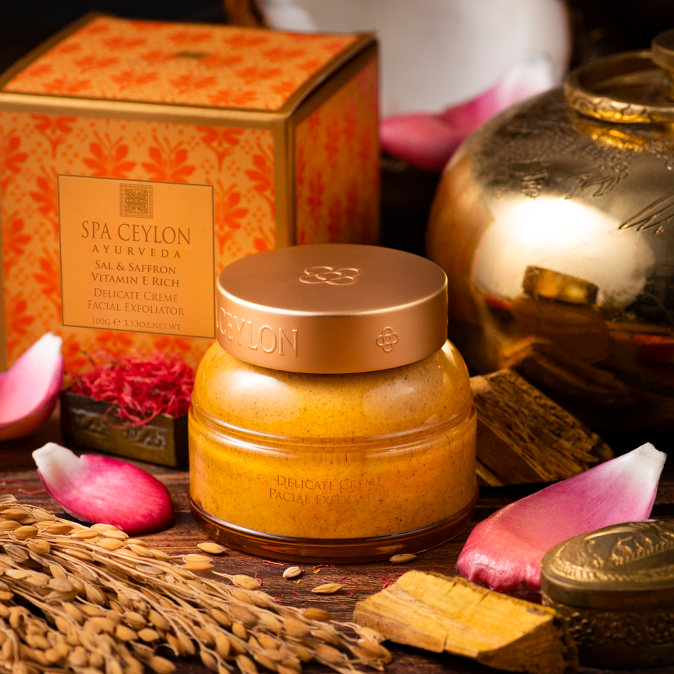 Обогащенный витамином Е нежный крем-скраб для лица "ШОРЕЯ И ШАФРАН" (100гр)