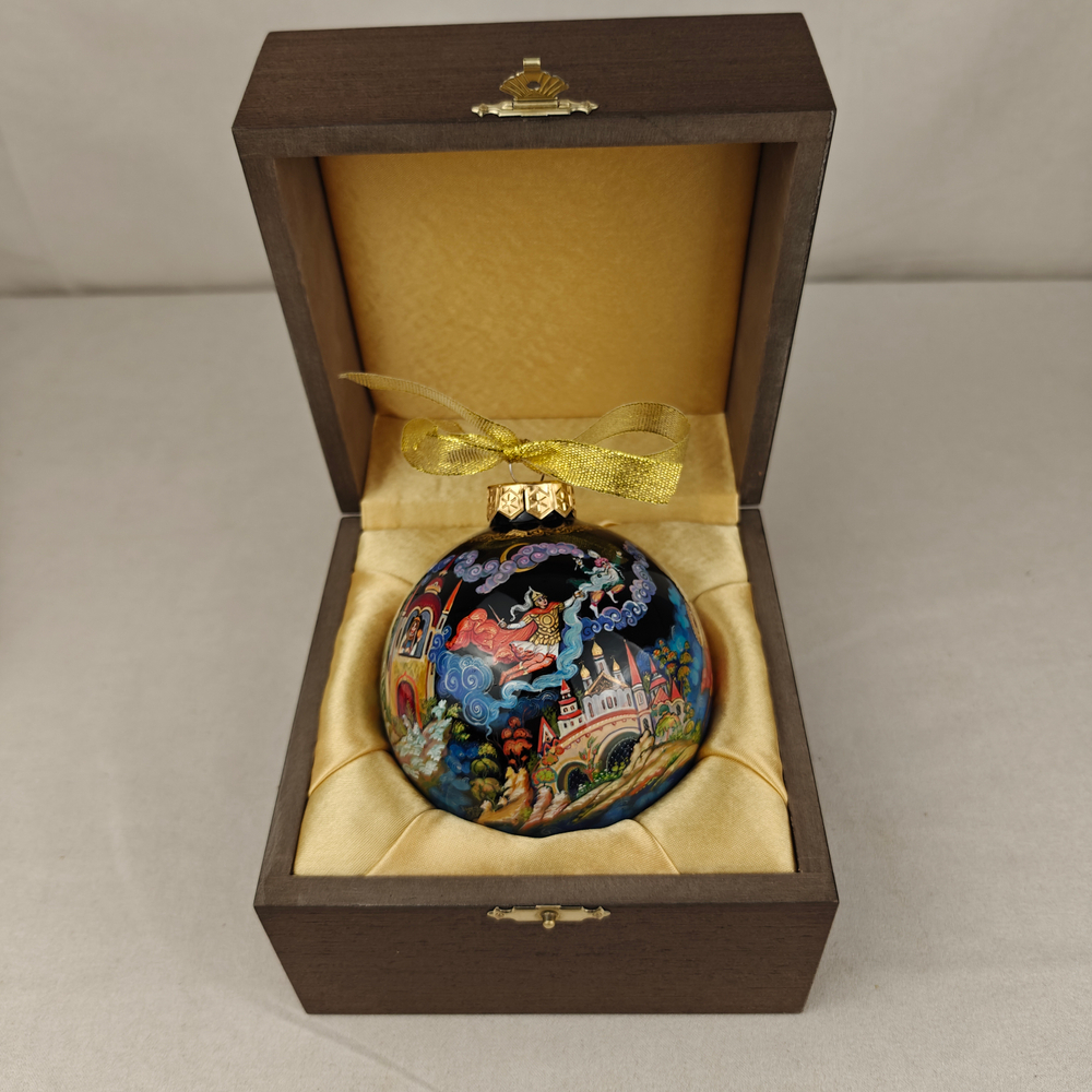 Шар новогодний с круговой росписью "Пушкин. Лукоморье" в футляре