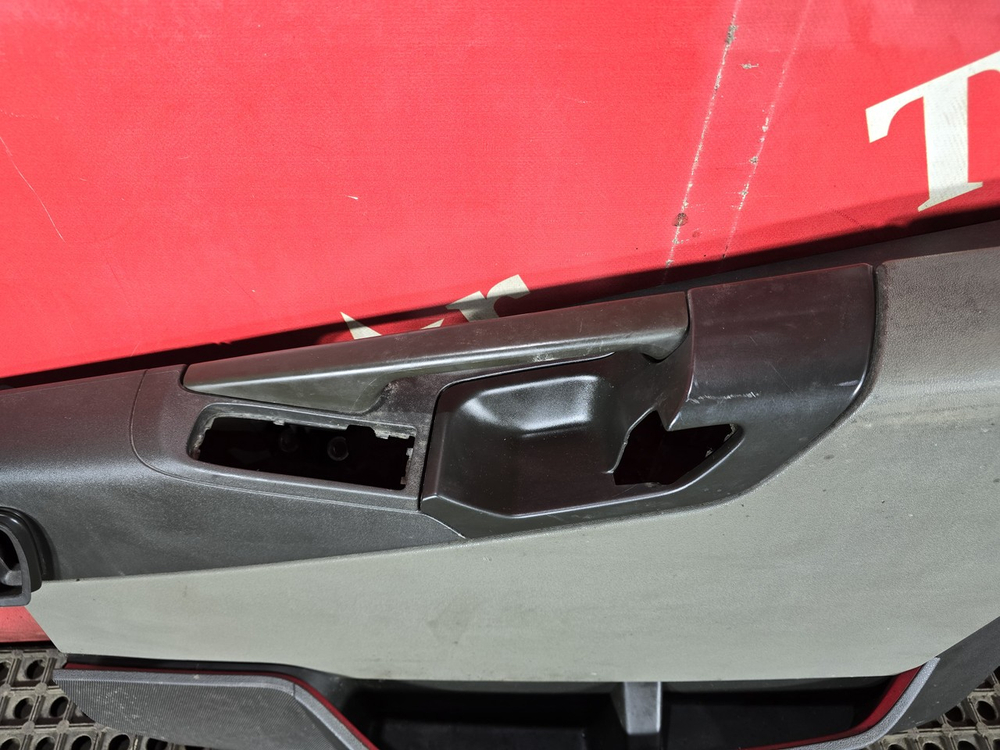 Обшивка двери правой