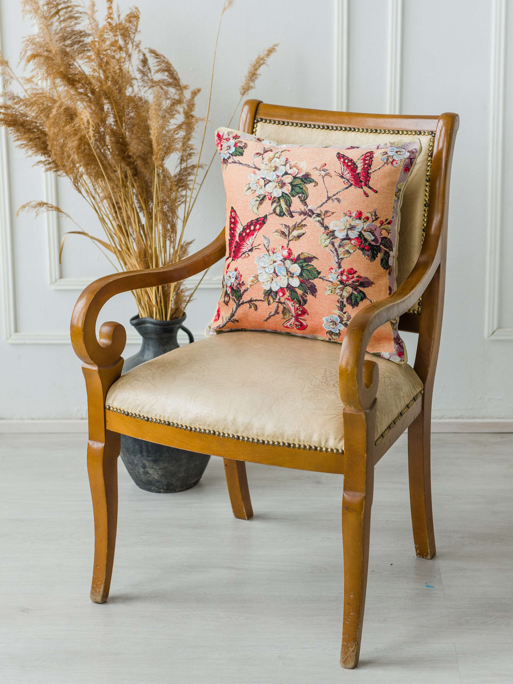 Декоративный гобеленовый чехол для интерьерной подушки Яблоневый цвет 47*47