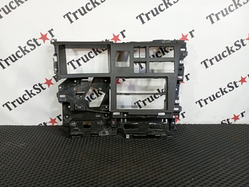 Панель торпедо центральная 2017г.