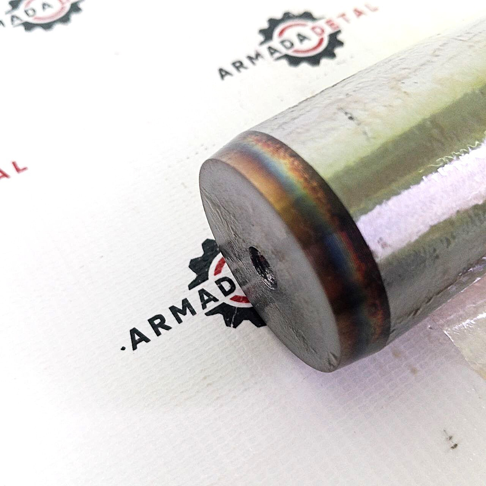 Палец (Левая сторона, крепление штока ГЦ подъема к передней стреле) | 6109663M1 | TMP