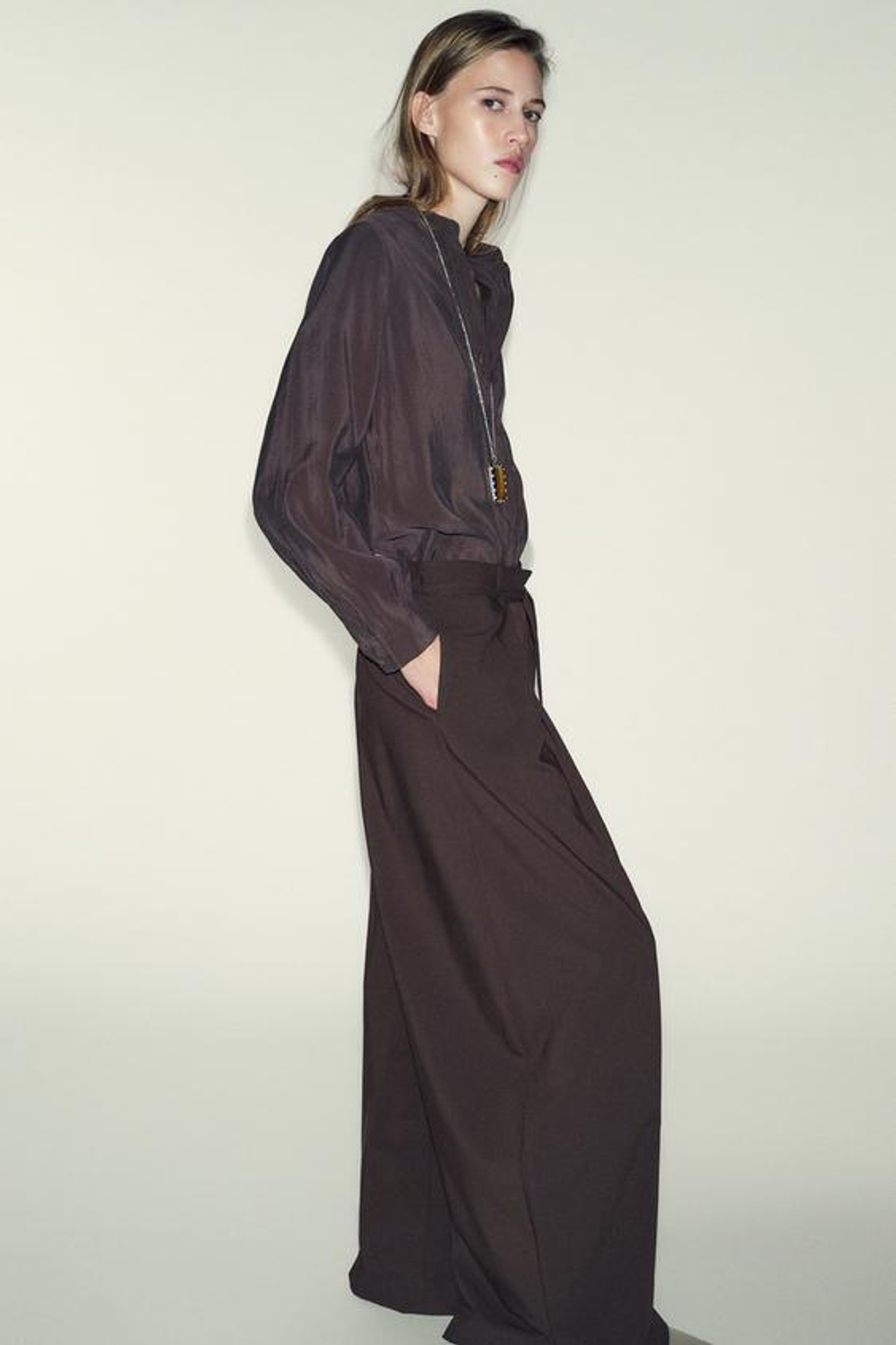 ZARA БРЮКИ С ШИРОКИМИ ШТАНИНАМИ И ТОНКИМ РЕМНЕМ, КОРИЧНЕВЫЙ