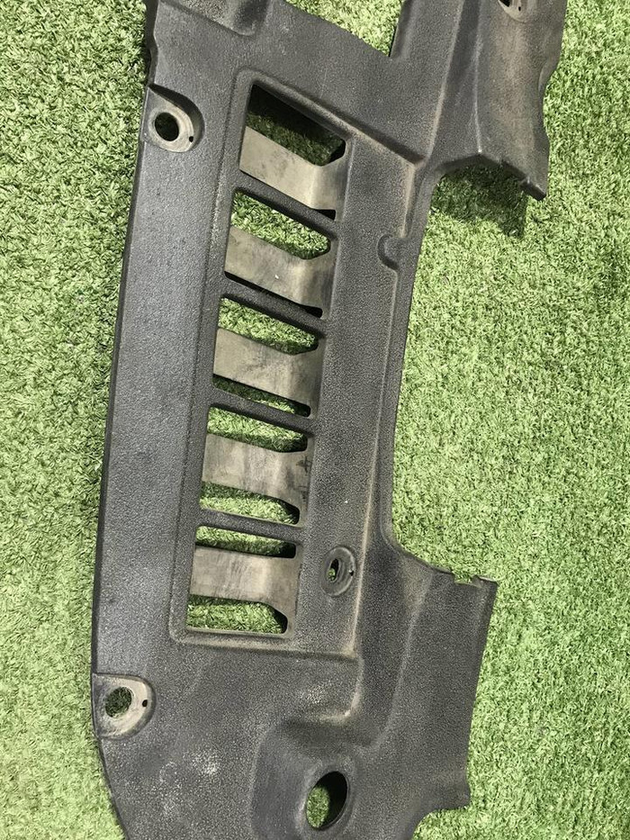 Кожух замка капота Toyota Camry 7 XV50 (2014-2018)