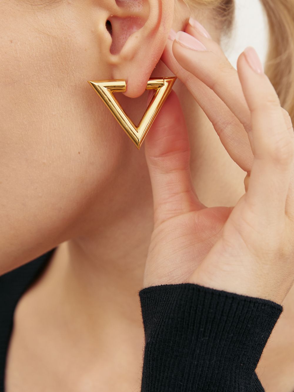 TRIANGLE EARRINGS