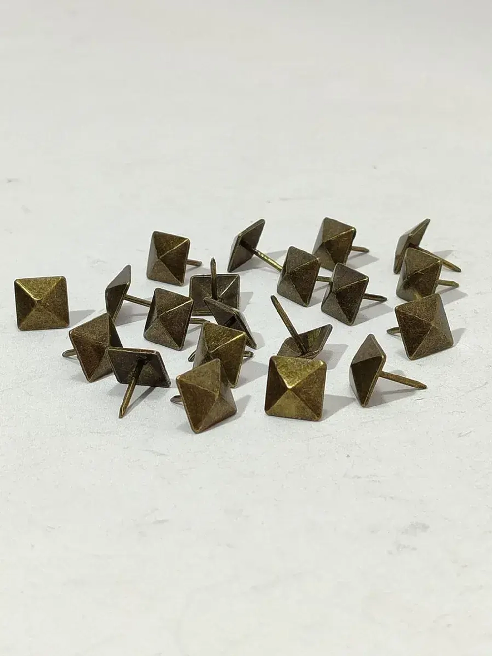 Гвозди обивочные декоративные под старину с большой шляпкой