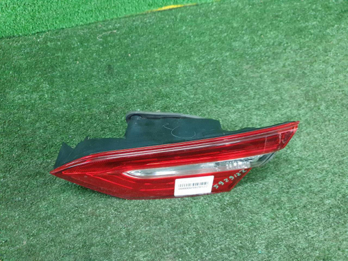 Фонарь правый внут Toyota Camry xv70 17-нв галоген