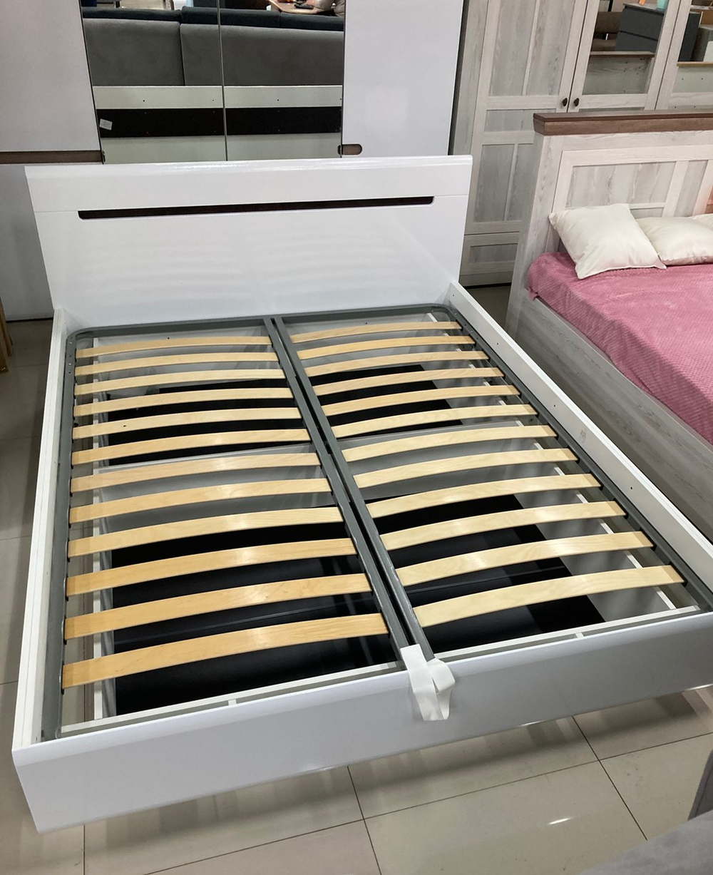 Кровать с подъемным мех. Стокгольм белый/белый глянец 1400