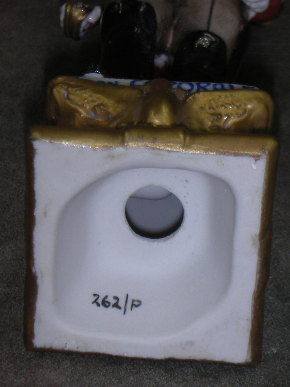 Статуэтка. Фарфор. Солдат. Капрал. Capodimonte. Италия